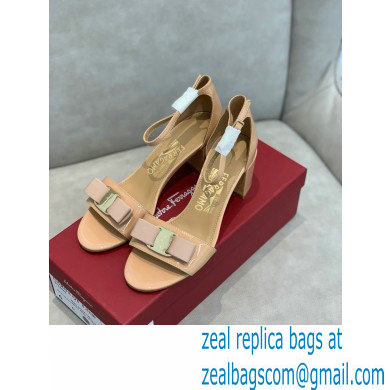 Ferragamo Heel 6cm Vara Bow Sandals with Strap Patent Leather Nude