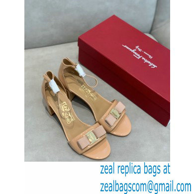 Ferragamo Heel 6cm Vara Bow Sandals with Strap Patent Leather Nude