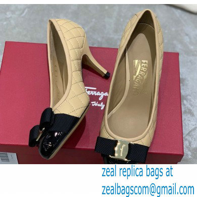 Ferragamo Heel 7cm Vara Bow Pumps Quilted Leather Beige/Black