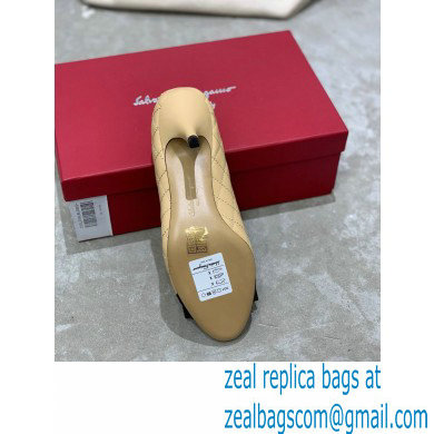 Ferragamo Heel 7cm Vara Bow Pumps Quilted Leather Beige/Black