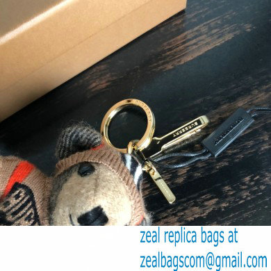 Burberry Thomas Bear Charm 09