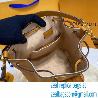 Louis Vuitton Grained Calf Leather Lockme Bucket Bag M57689 Arizona Beige 2021 - Click Image to Close