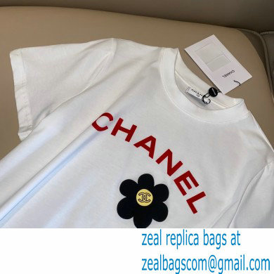 chanel logo and flower printed T-shirt white