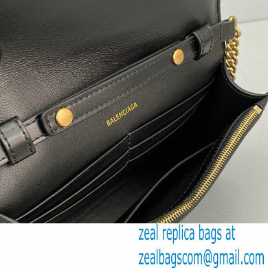 Balenciaga Cowhide B Metal buckle Chain bag in Black Bb016