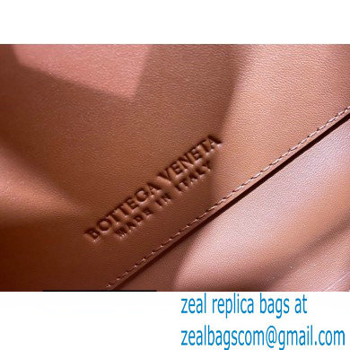 Bottega Veneta Mount Medium Leather Envelope Bag Maple 2021