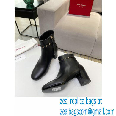 Ferragamo Heel 5.5cm Leather Vara Chain Ankle Boots Black 2021