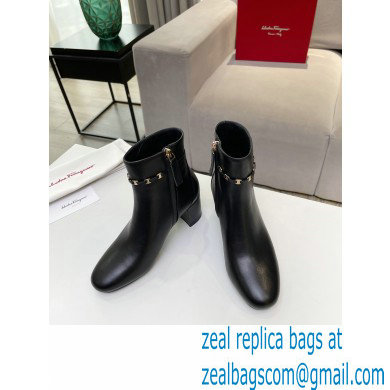 Ferragamo Heel 5.5cm Leather Vara Chain Ankle Boots Black 2021