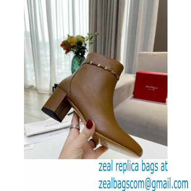 Ferragamo Heel 5.5cm Leather Vara Chain Ankle Boots Brown 2021 - Click Image to Close