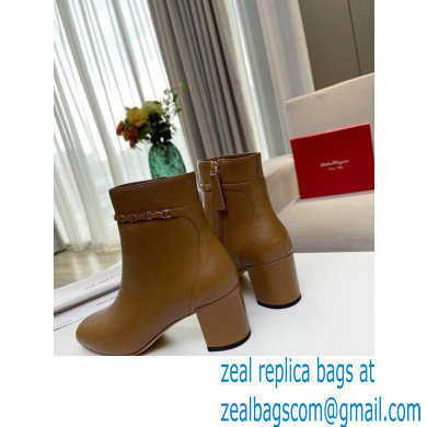 Ferragamo Heel 5.5cm Leather Vara Chain Ankle Boots Brown 2021