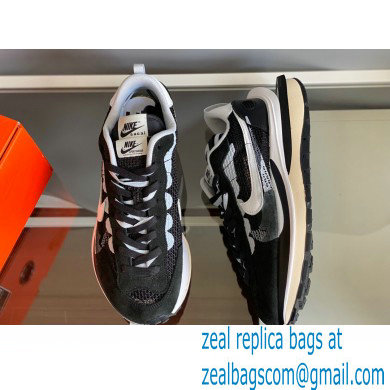 Nike x Sacai Sneakers 08 2021