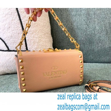 Valentino Rockstud Alcove Grainy Calfskin Clutch Bag Nude 2021 - Click Image to Close