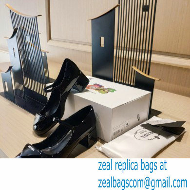 Prada Heel 5cm Triangle Logo Patent Leather Pumps Black 2021