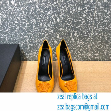 Versace Heel 9.5cm La Medusa Patent Leather Pumps Yellow 2021 - Click Image to Close