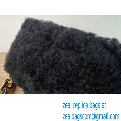 Bottega venetta shearling chain pouch black 2021