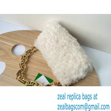 Bottega venetta shearling chain pouch cream 2021