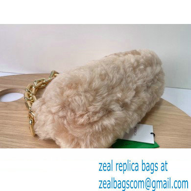 Bottega venetta shearling chain pouch nude 2021 - Click Image to Close