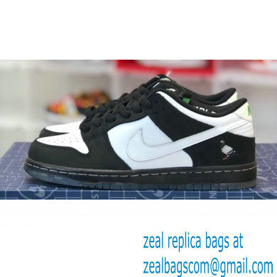 Nike Dunk Low Sneakers 32