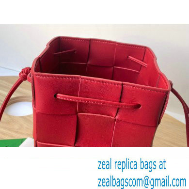 bottega veneta cassette cross-body bucket bag red