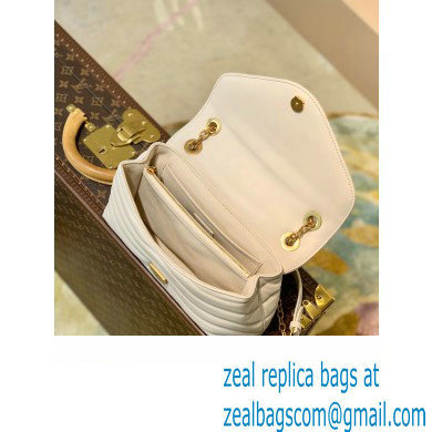 louis vuitton New Wave Chain Bag m58549 WHITE 2021