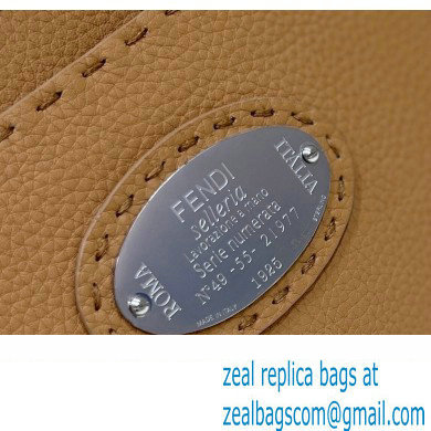Fendi Peekaboo Iseeu Medium Bag in Selleria Romano Leather White