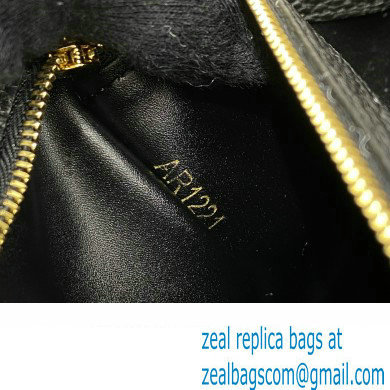 louis vuitton shearling Capucines BB/mm bag m59073