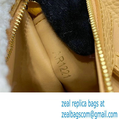louis vuitton shearling Capucines BB/mm bag m59267