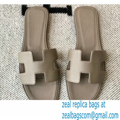 Hermes Oran Flat Sandals in Swift Box Calfskin 36