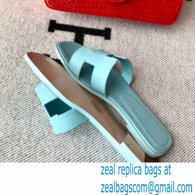 Hermes Oran Flat Sandals in Swift Box Calfskin 78