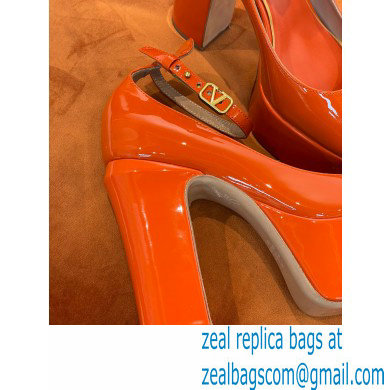 VALENTINO GARAVANI TAN-GO PLATFORM PUMP IN PATENT LEATHER 155 MM orange