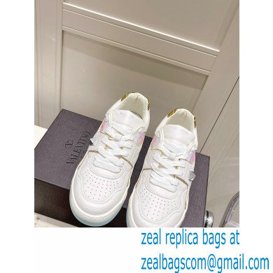 Valentino Low-top ONE STUD Sneakers 01 2022