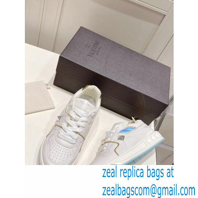 Valentino Low-top ONE STUD Sneakers 01 2022