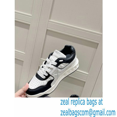 Valentino Low-top ONE STUD Sneakers 03 2022