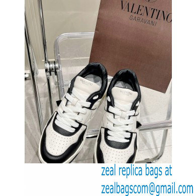 Valentino Low-top ONE STUD Sneakers 03 2022