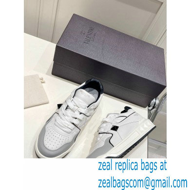 Valentino Low-top ONE STUD Sneakers 13 2022