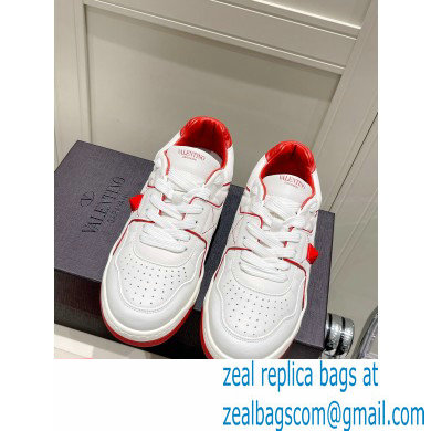 Valentino Low-top ONE STUD Sneakers 14 2022