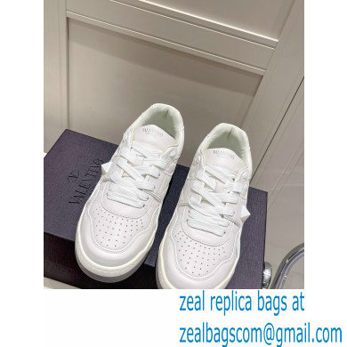 Valentino Low-top ONE STUD Sneakers 15 2022