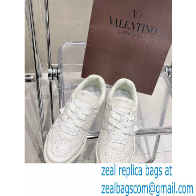 Valentino Low-top ONE STUD Sneakers 15 2022