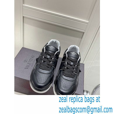 Valentino Low-top ONE STUD Sneakers 16 2022