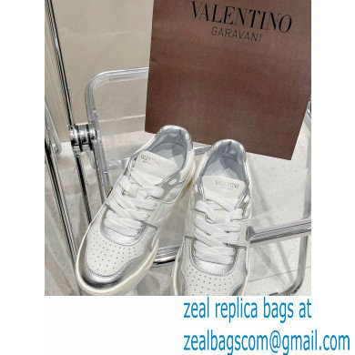 Valentino Low-top ONE STUD Sneakers 17 2022