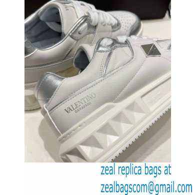 Valentino Low-top ONE STUD Sneakers 17 2022