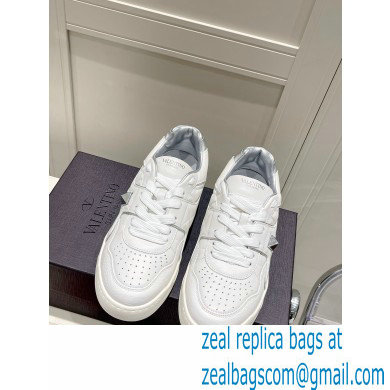 Valentino Low-top ONE STUD Sneakers 18 2022