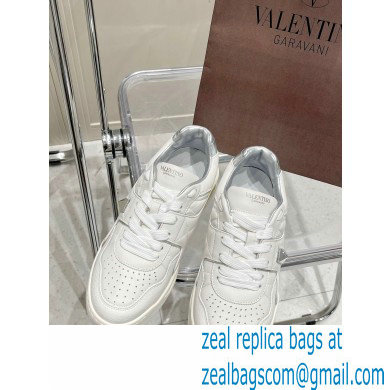 Valentino Low-top ONE STUD Sneakers 18 2022