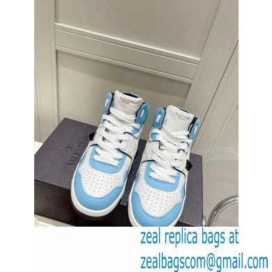 Valentino Mid-Top ONE STUD Sneakers 03 2022