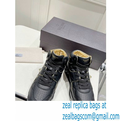 Valentino Mid-Top ONE STUD Sneakers 05 2022