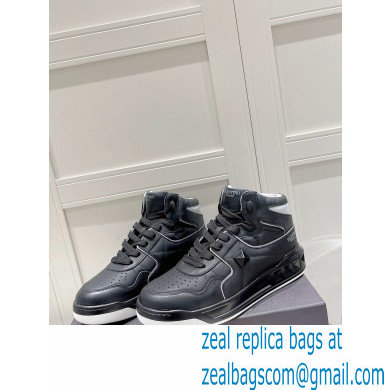 Valentino Mid-Top ONE STUD Sneakers 06 2022