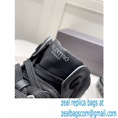 Valentino Mid-Top ONE STUD Sneakers 06 2022