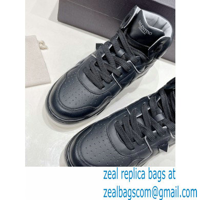 Valentino Mid-Top ONE STUD Sneakers 06 2022