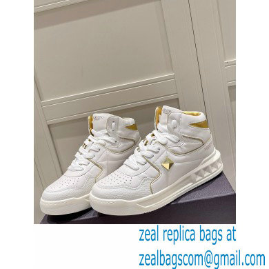 Valentino Mid-Top ONE STUD Sneakers 07 2022