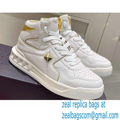 Valentino Mid-Top ONE STUD Sneakers 07 2022