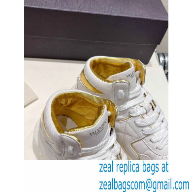 Valentino Mid-Top ONE STUD Sneakers 07 2022